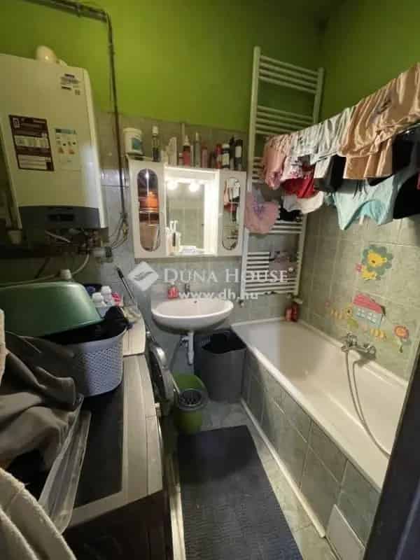 Tégla családi ház eladó - 3 klíma, garázs, riasztó