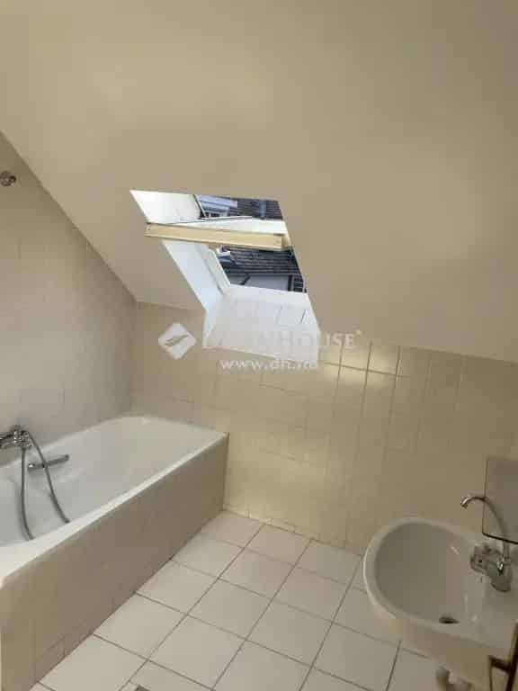 Vác Belváros 106 m2-es Tetőtéri Lakás Eladó