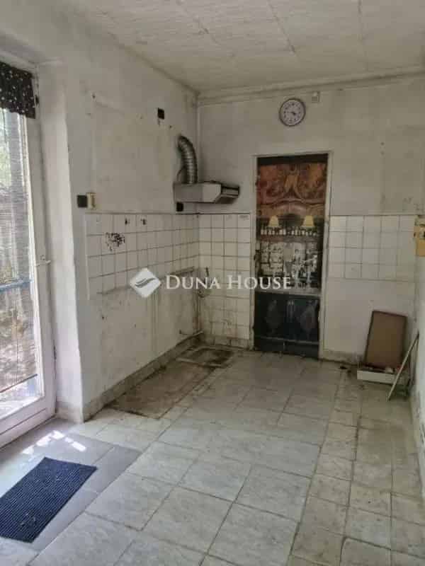 122 m2-es 4 szobás ház 588 m2-es telekkel eladó