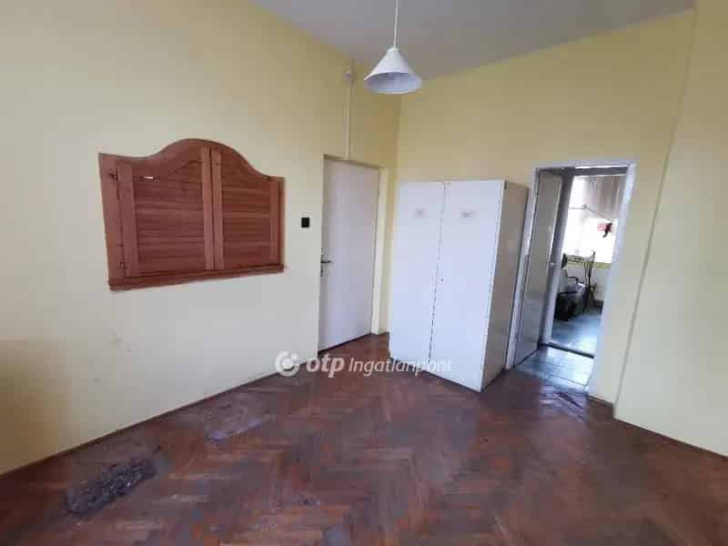 142 m2-es családi ház Nagymányokon eladó