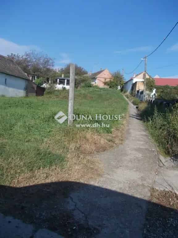 Bólyi építési telek eladó 773 nm