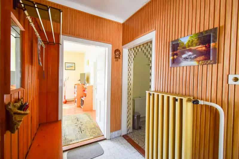 Felújítandó családi ház Mogyorósbányán 720m2-es telekkel