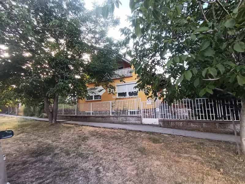 Nagy családi ház Bakonybánkon 207 m2 3 szintes dupla komfortos