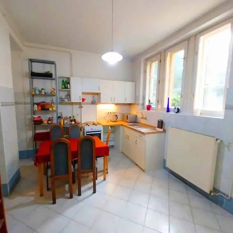 60 nm-es 2 szobás tégla lakás eladó II. kerület Rózsadombon