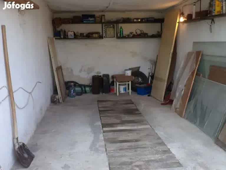 Tégla Garázs Eladó Tési Dombon 16nm Szerelőaknával