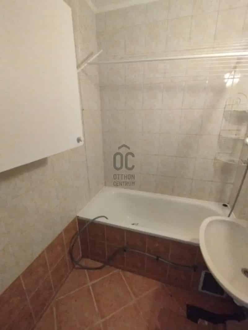 Siófoki 2 szobás lakás eladó - azonnal költözhető