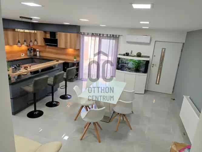 Kaposvári eladó családi ház, DHZ058104