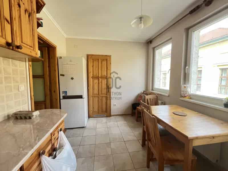 Debrecen Belváros 91m2-es Lakás Kiadó 6-8 Főnek