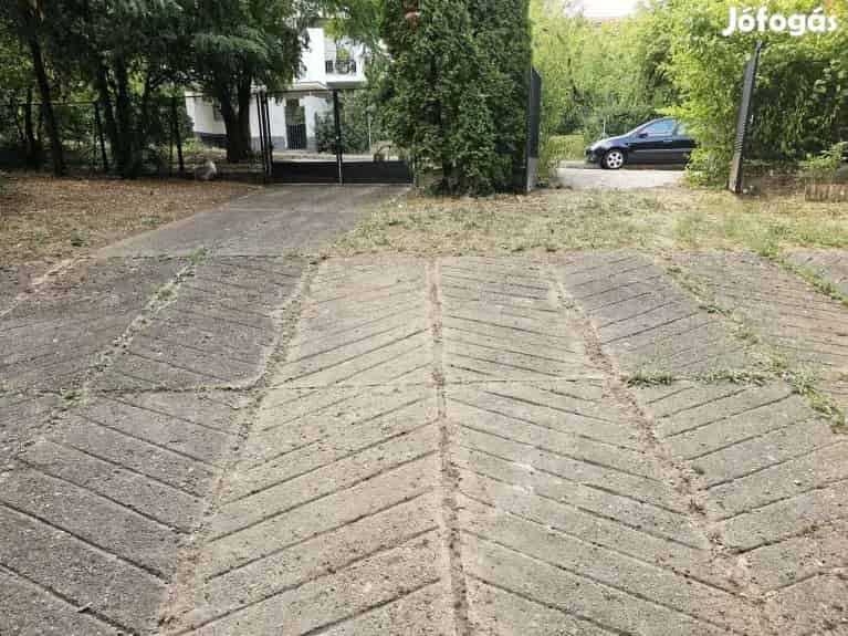 17 m2-es önálló garázs eladó Sasadon XI kerületben