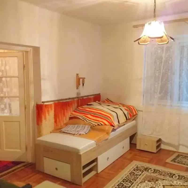 Szarvasi családi ház eladó 800 nm-es telken