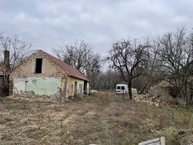 Tüskevár belterületi telek eladó ház bontással