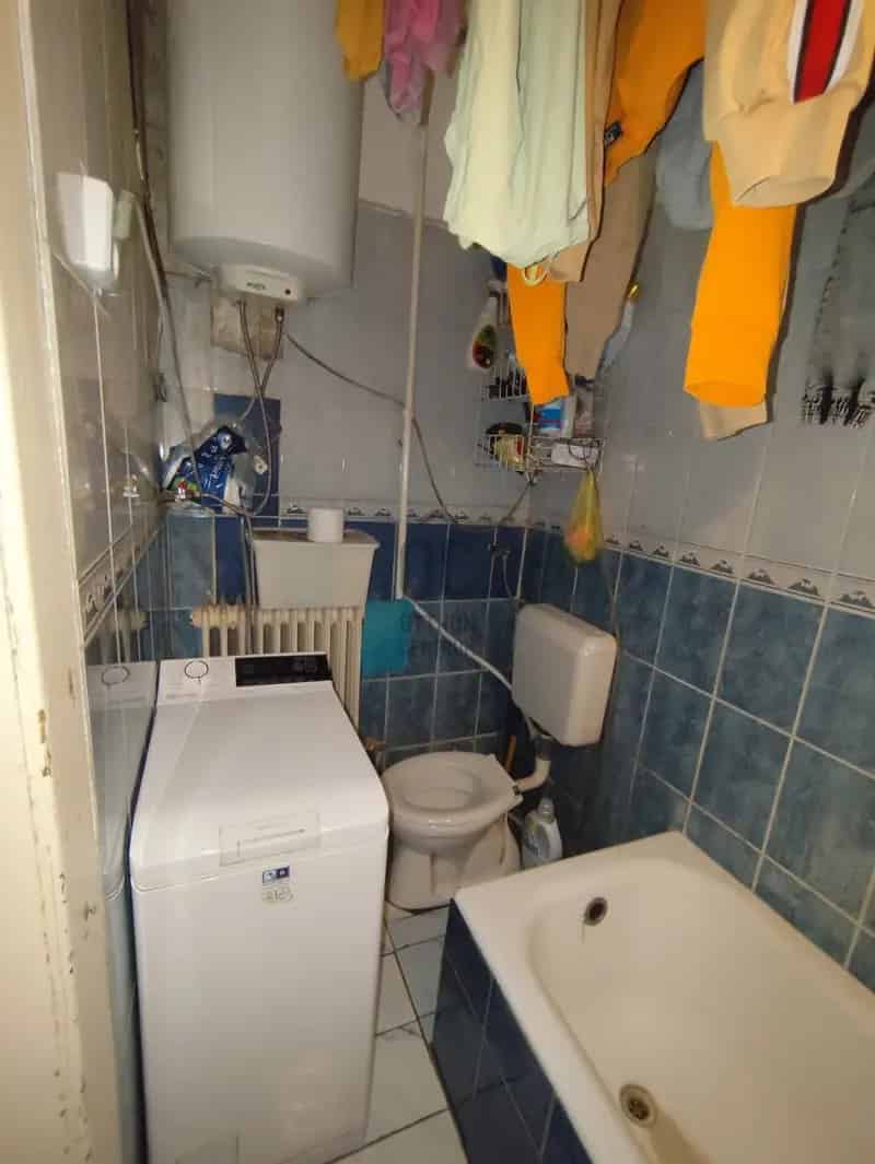 2 szobás sorház Várpalotán saját udvarral eladó