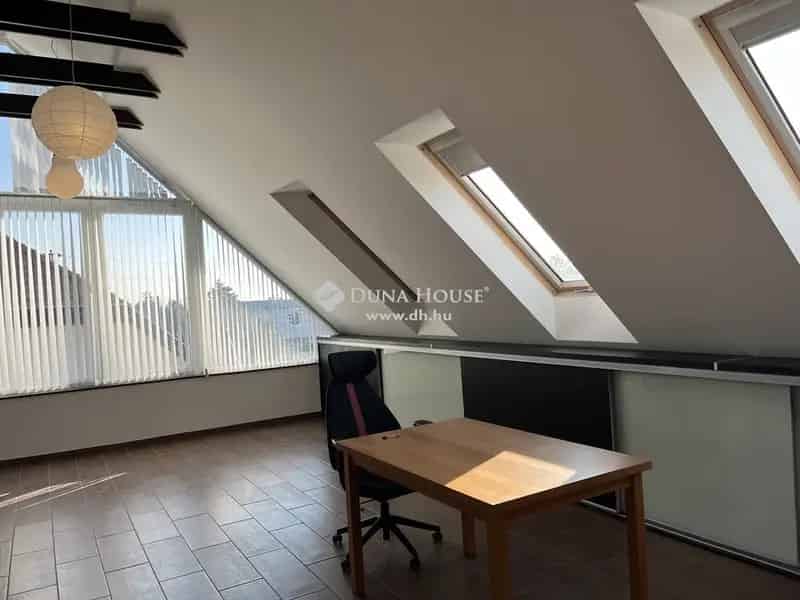 Budaörsi Loft Stílusú Ingatlan Kiadó 110 nm Panorámás Tetőterasszal