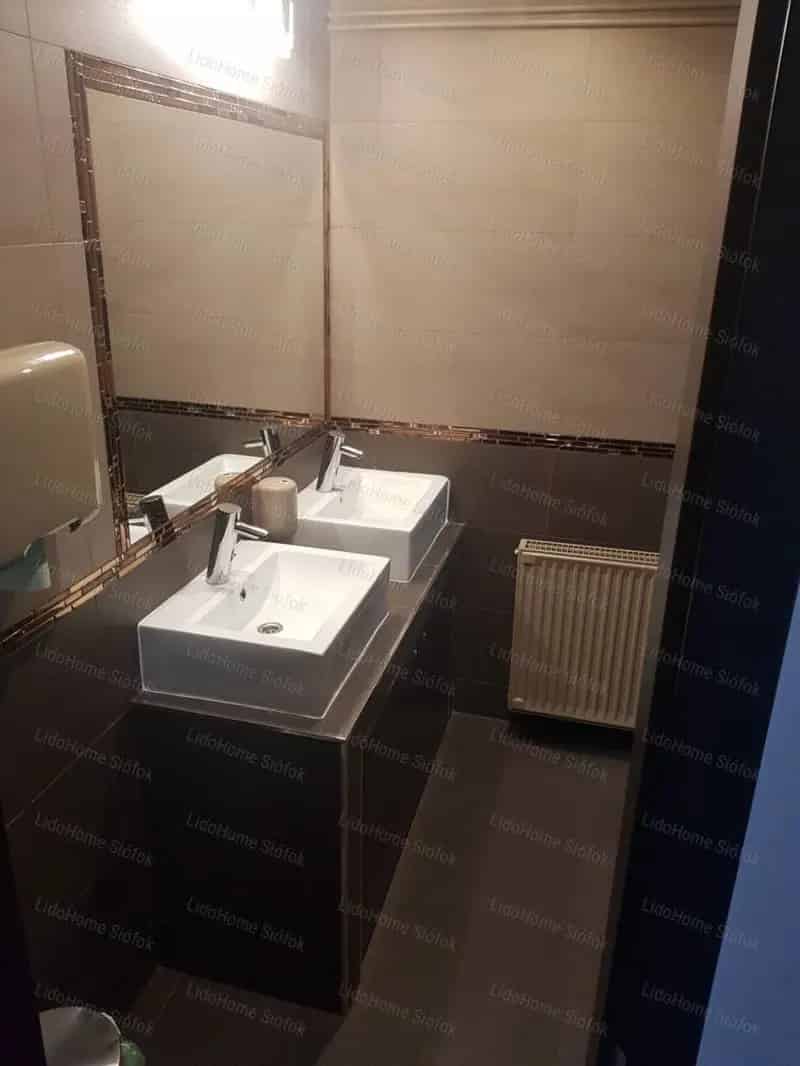 Siófok Belvárosi 250 m2-es Üzletház Eladó