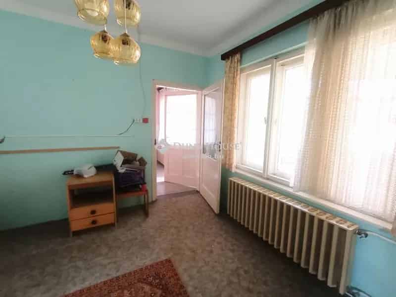 Tolnai családi ház eladó - 150m2 - két generációnak is alkalmas