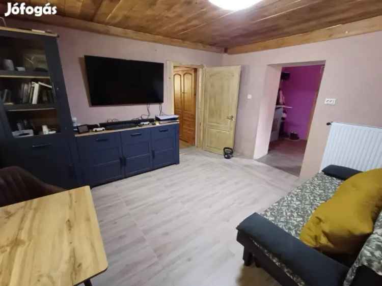 Nagykőrösi tanya eladó - felújított, 2 szobás, nagy telekkel