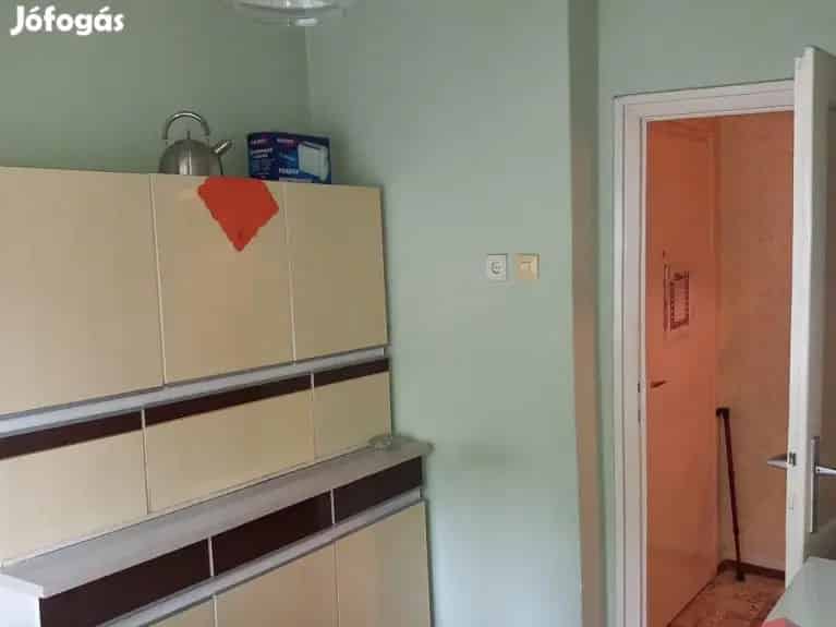 Tégla lakás eladó Salgótarjánban - 2 szoba, erkély, pince