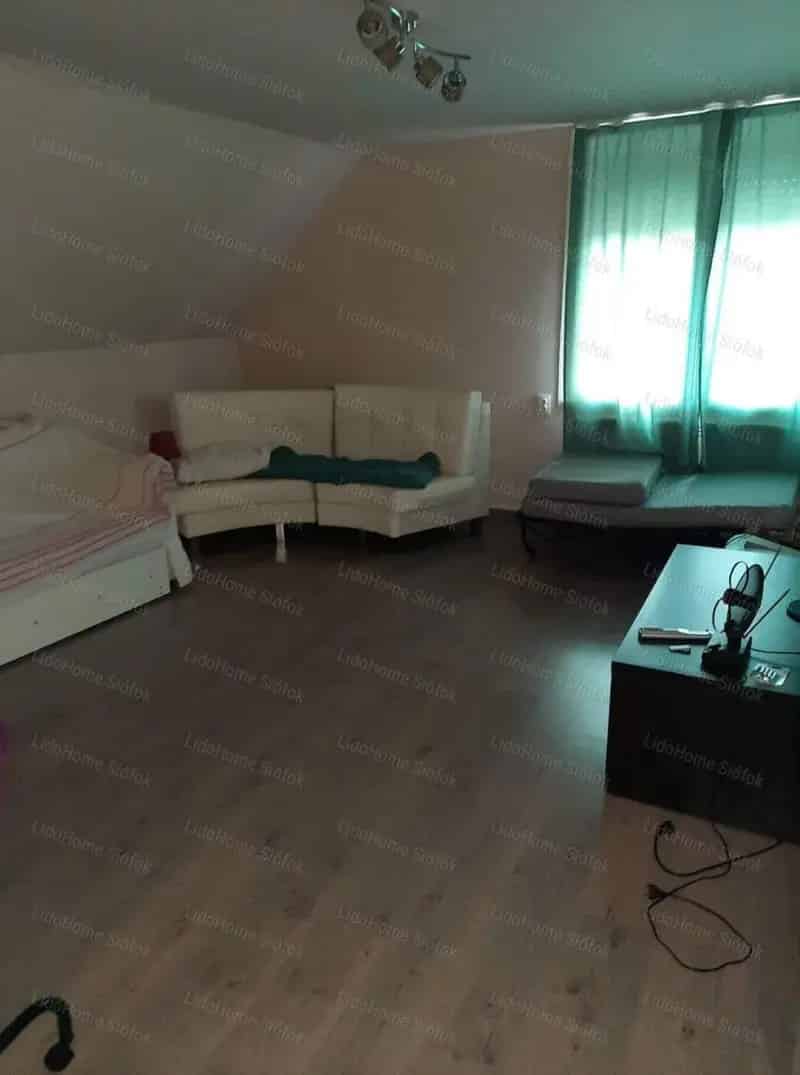 Siófok Sóstó Ikerfél Nyaraló Eladó Felújított