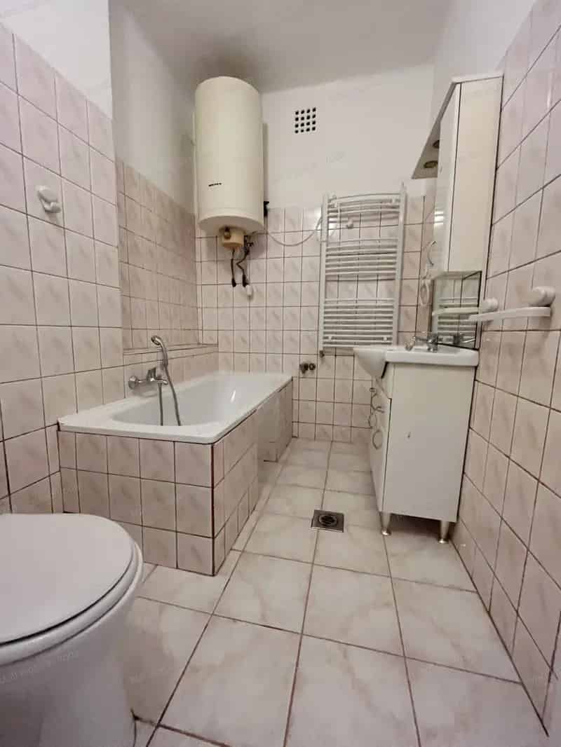 Oroszlány 54nm 2 szobás felújított lakás eladó