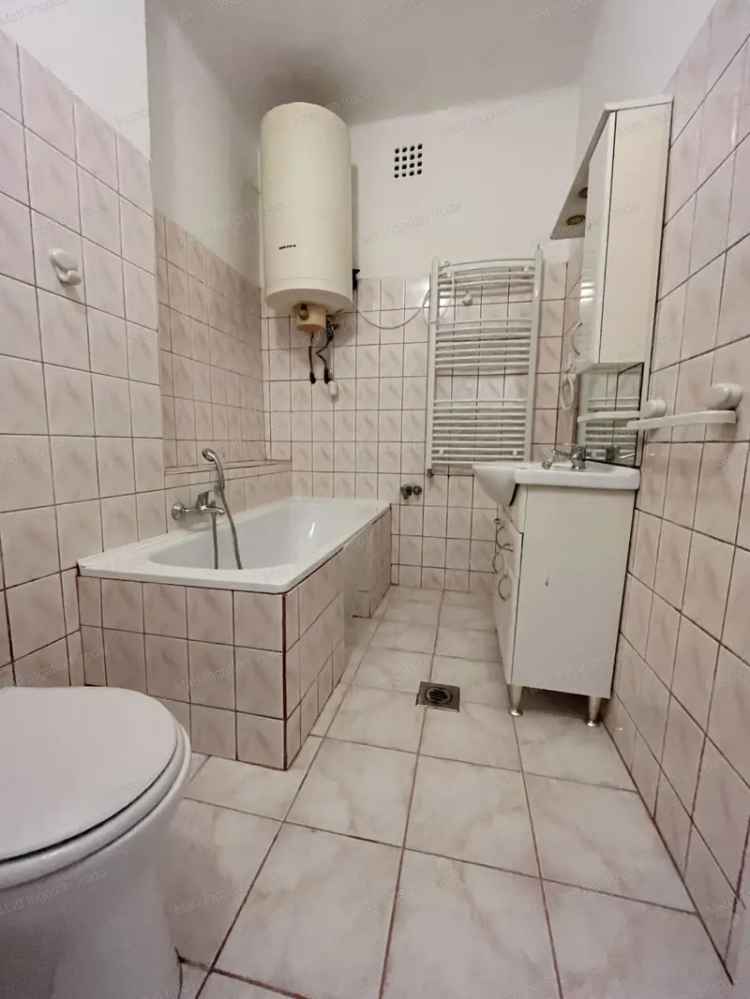 Oroszlány 54nm 2 szobás felújított lakás eladó