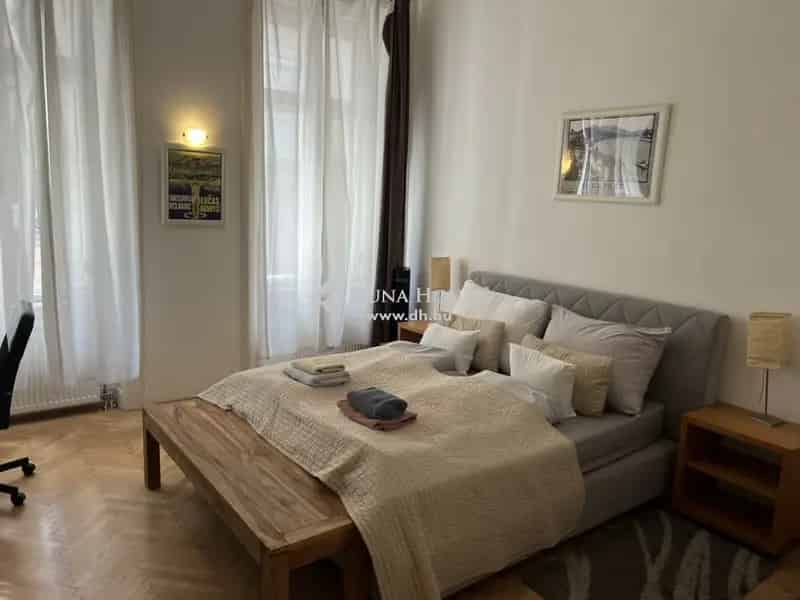 Felujitott 58 nm-es Airbnb Lakas Budapest Belvarosban