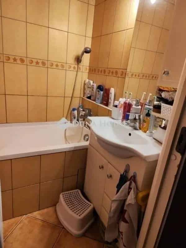 Pécs Kertváros 64 nm-es 3 szobás erkélyes lakás eladó