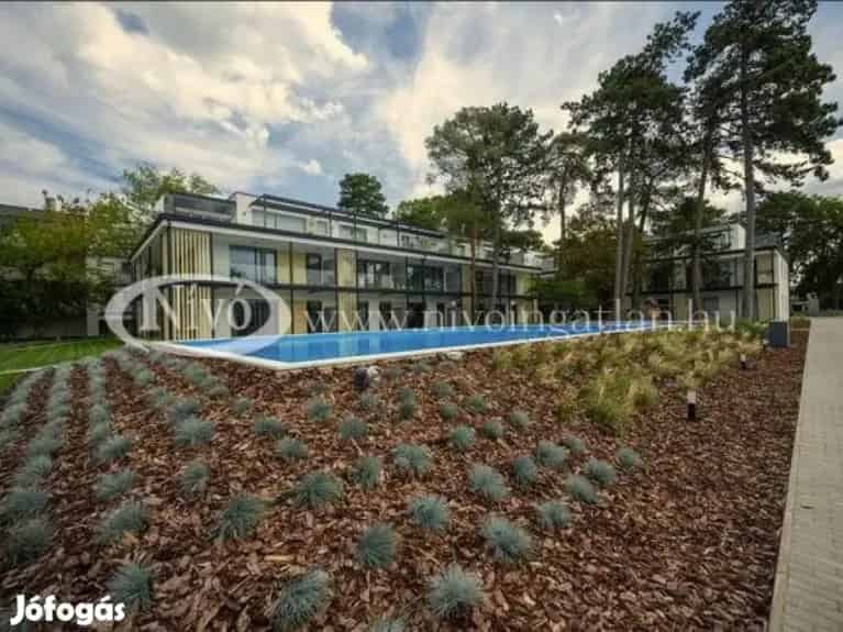 Balatonlellei Vízparti Luxuslakás Eladó