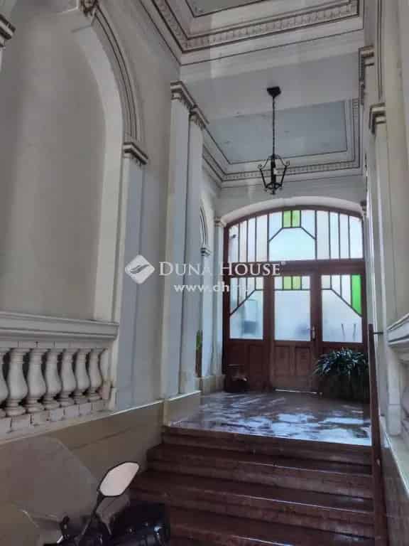 Váci belvárosi patinás villa eladó - 300 nm, 4 5 szoba