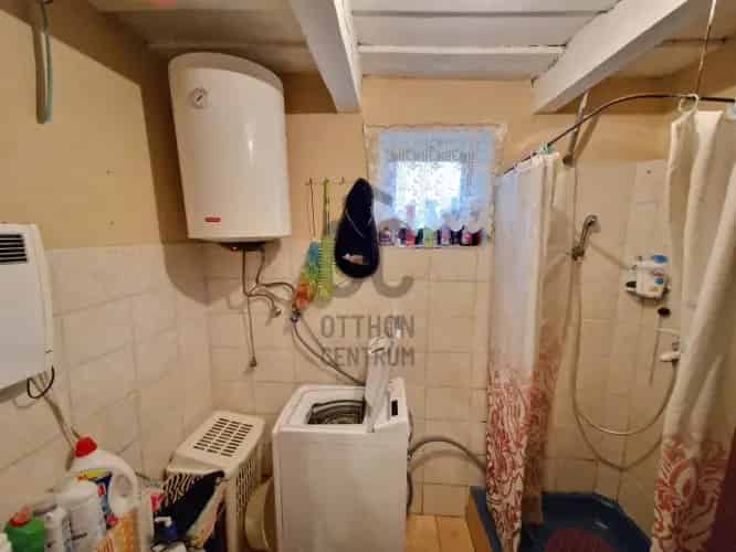 Ceglédi eladó családi ház 2 szoba 51 nm
