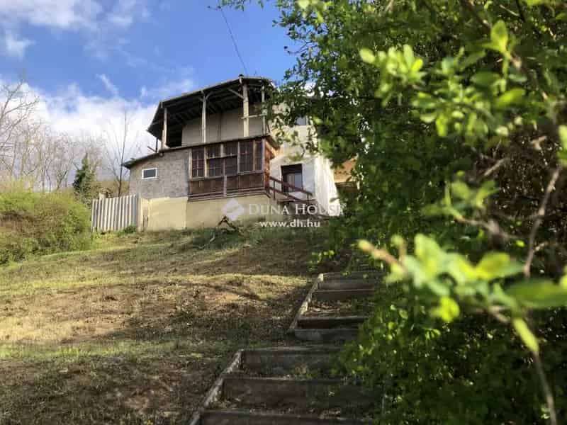 Panorámás hétvégi ház Esztergomban Szamárhegyen