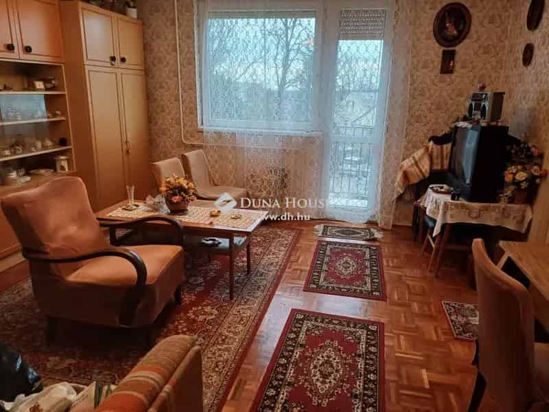 Veszprém 52 nm-es erkélyes lakás eladó