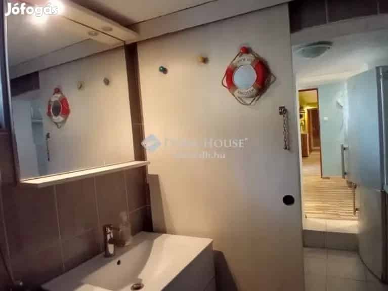 Siófoki 55 nm-es ház eladó - Aranypart - felújított