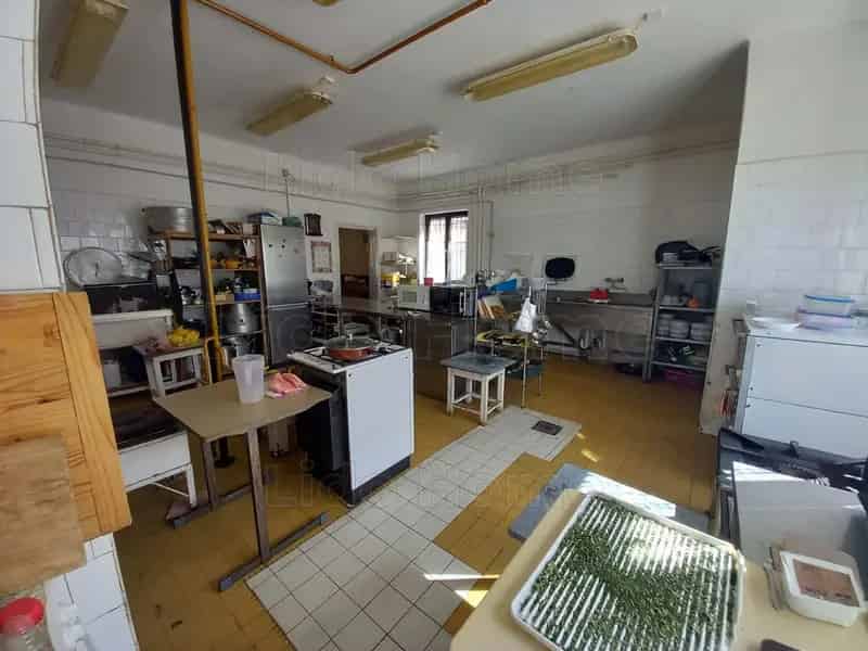 Táp községben eladó étterem presszóval és dohánybolttal