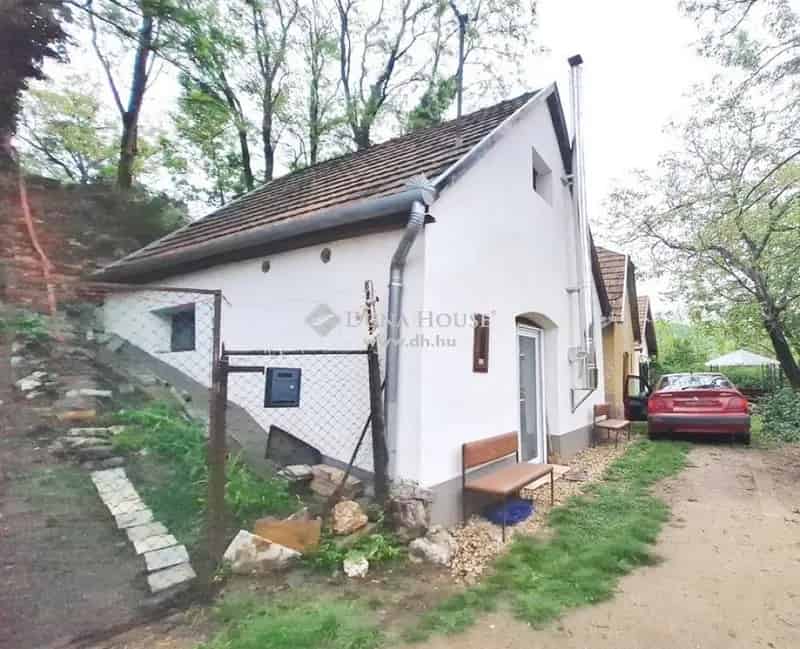 Felújított présház Kesztölcön panorámás kilátással