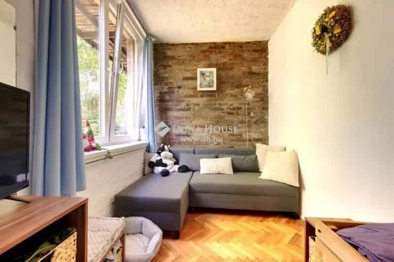 Eladó Egyedi 3 Szintes Kertes Családi Ház Budakeszin
