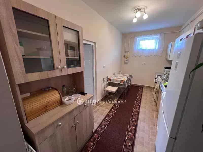 91 m2-es felújított családi ház Egerbocs - 3 szoba, nagy terasz
