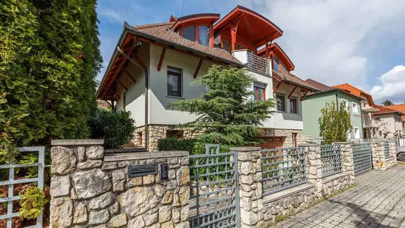 Hévízi Panorámás Családi Ház Eladó