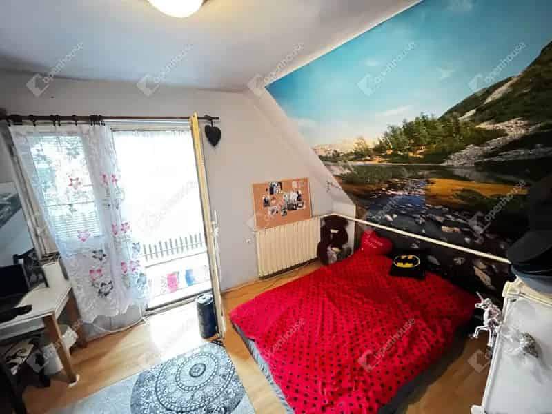 Debreceni családi ház eladó - 3 szoba - 758 nm telek - garázs - kerti tó