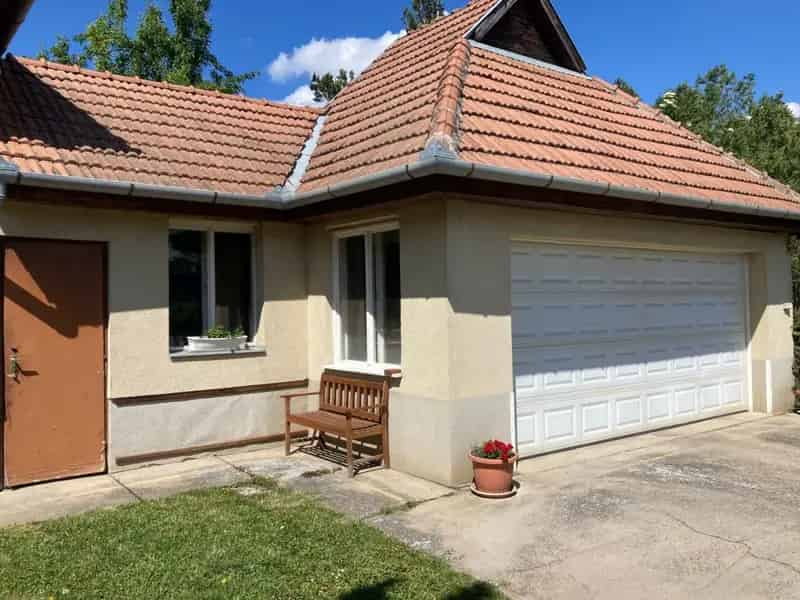 143m2-es 5 szobás családi ház dupla garázzsal Algyőn
