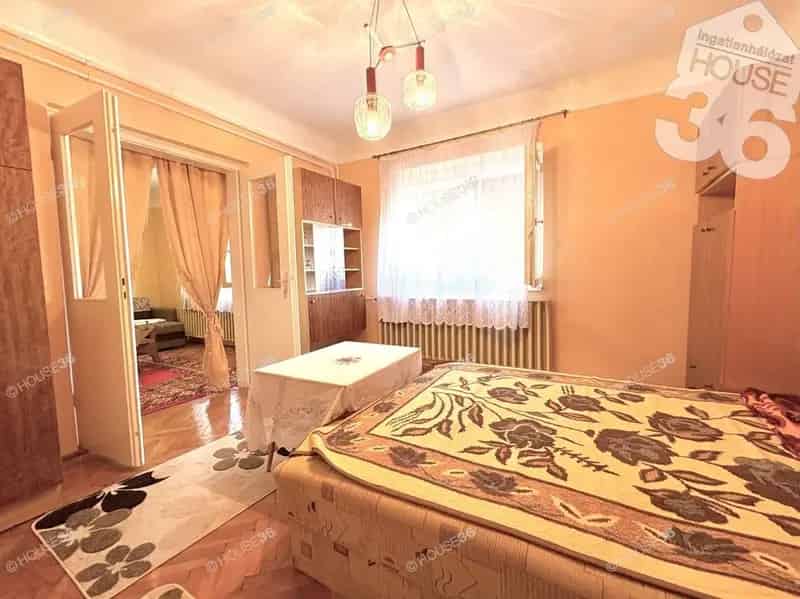 Kecskemét közeli 3 szobás családi ház eladó garázzsal és nagy telekkel