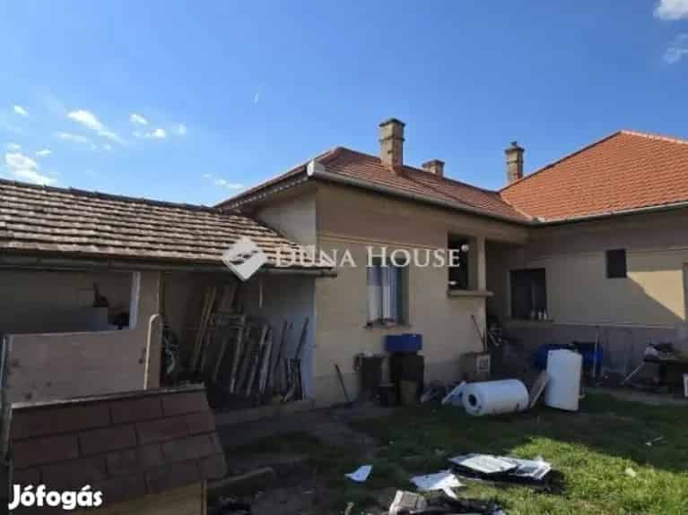 82m2 3 szobás családi ház Ercsiben 1139m2 telekkel