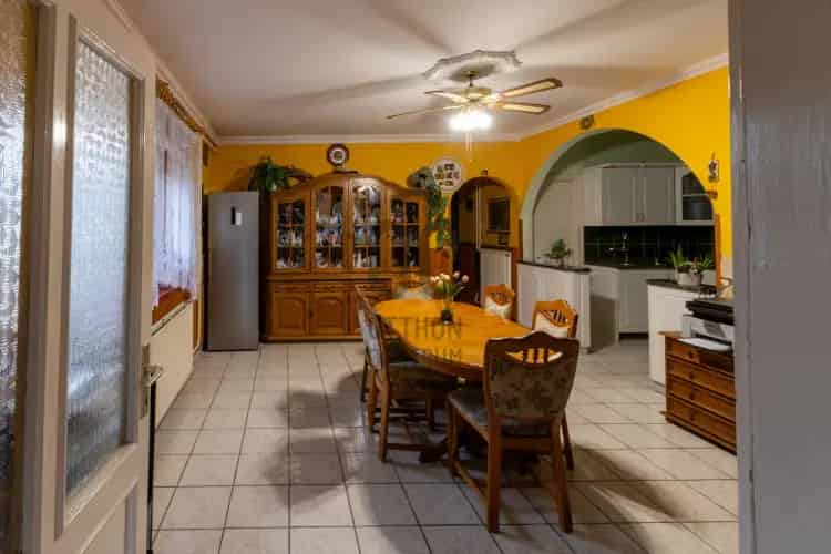 Sárbogárdi eladó családi ház, H506487