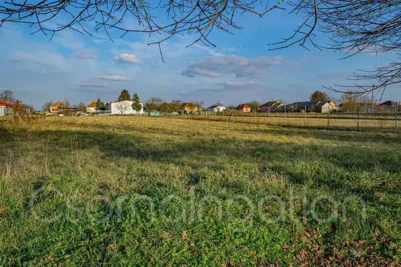 Páli építési telek eladó 1740 m2 víz csatorna