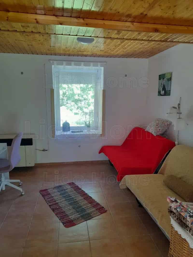 Felújított családi ház Bonnyán 4000m2 telekkel