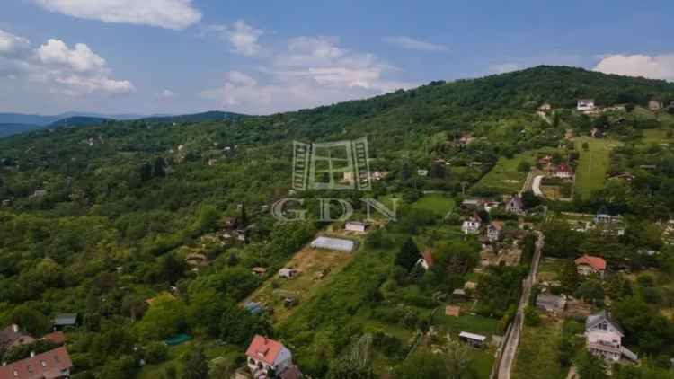 Váci panorámás zártkerti telek eladó építkezéssel