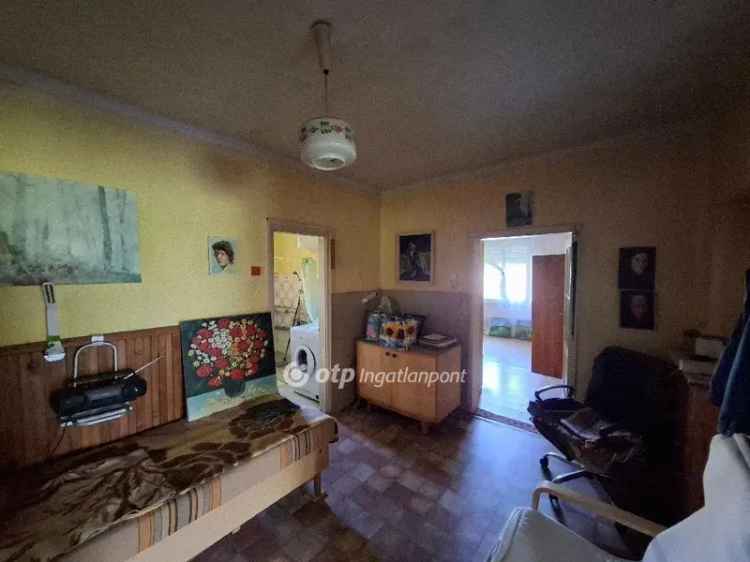 110m2-es családi ház Sirokon - felújítandó