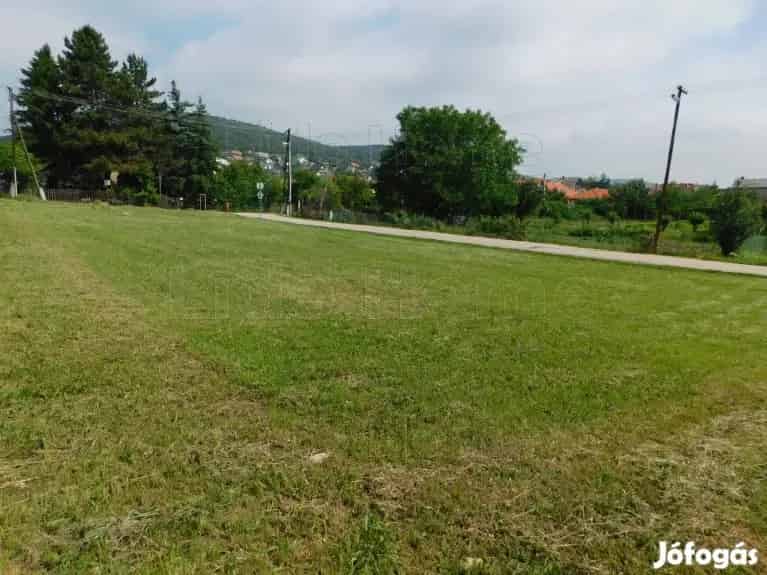 Eladó építési telek Balatonfüreden - 806 m2 - Kertváros