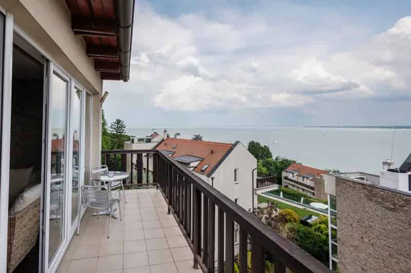 Tihany Panorámás Társasházi Lakás Eladó
