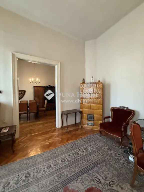 Pécs Belvárosi 120nm-es Polgári Lakás Eladó Felújítandó