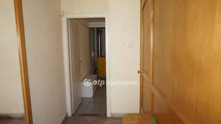 Újhatvan Kertvárosi Családi Ház 5 Apartmannal